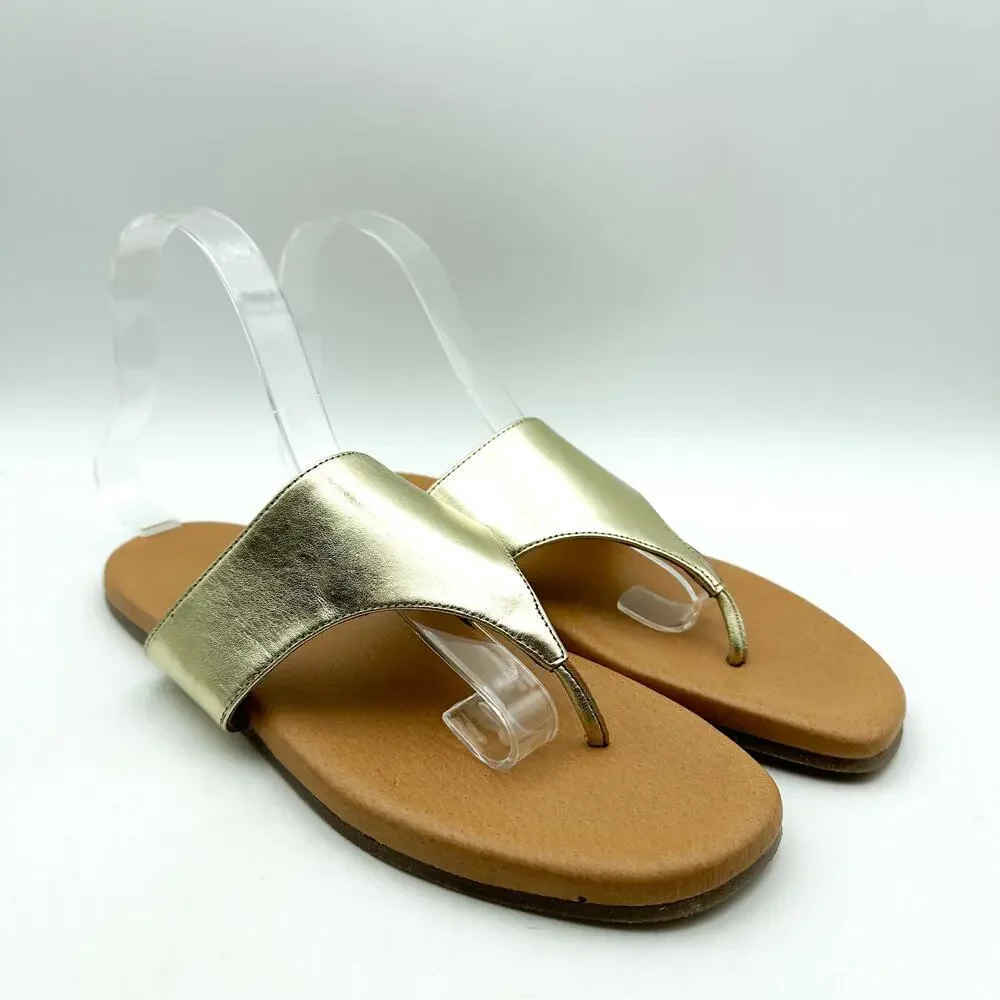 ANDRE ASSOUS Womens Paige Sandal EU 39 US 8-8.5 Metallic Gold Tan Flip Flop NWOB